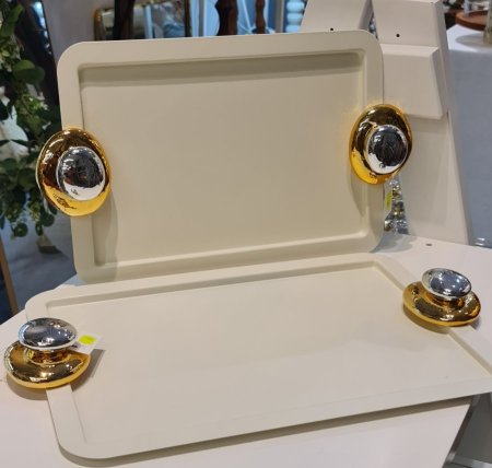 صينية معدن لون بيج يد فضي مع  ذهبي حجم كبير